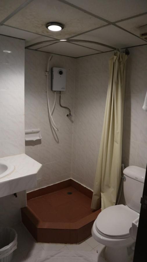 Patong Triple P Hotel Bagian luar foto