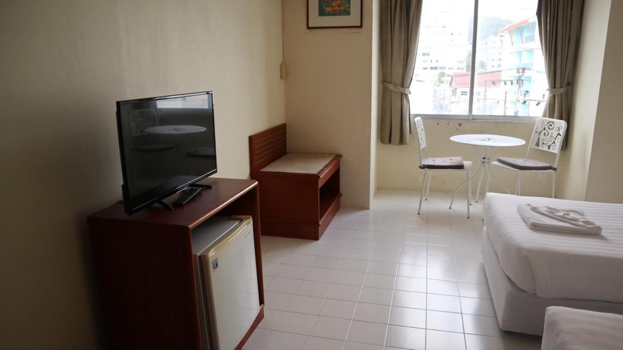 Patong Triple P Hotel Bagian luar foto