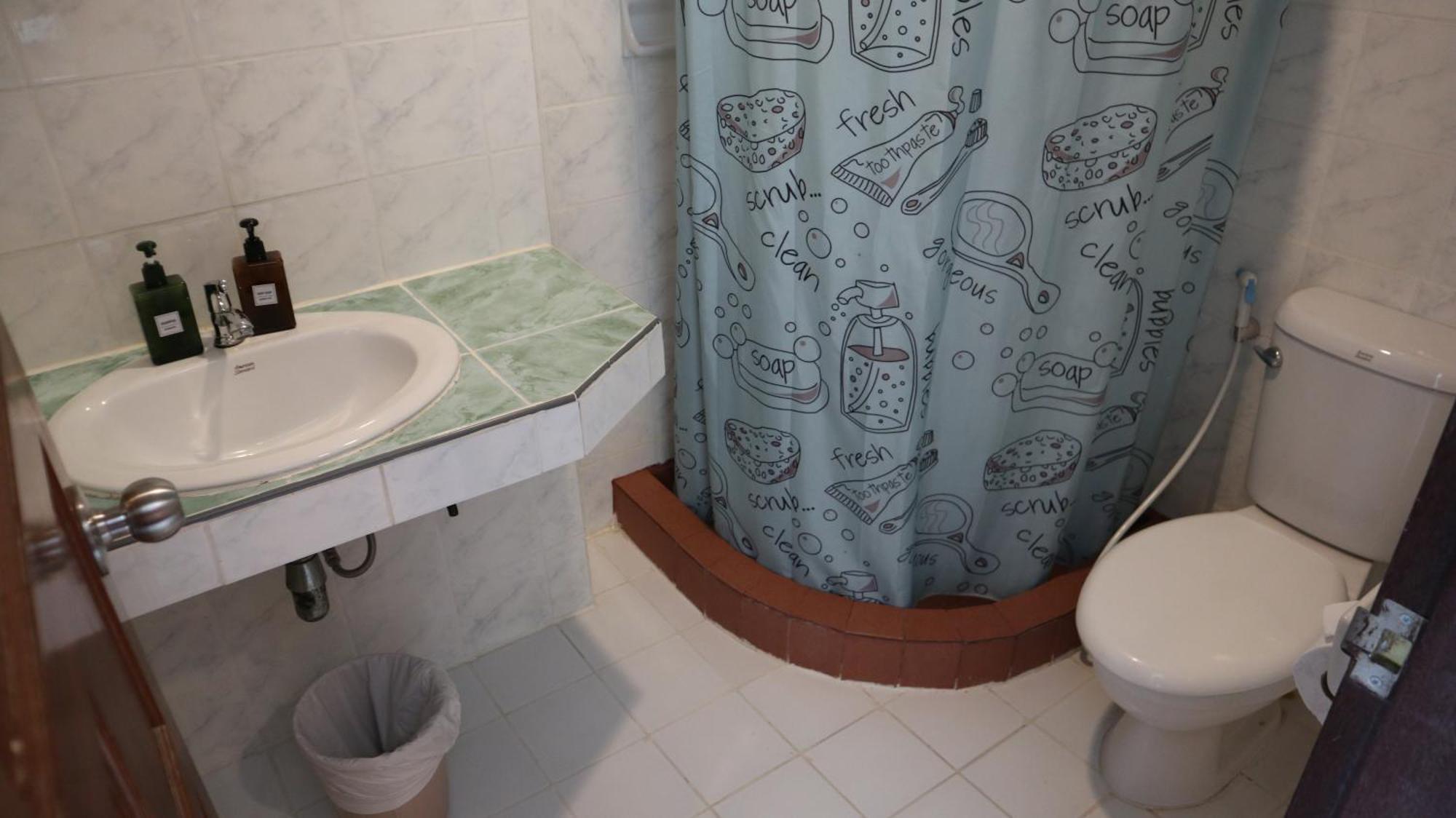 Patong Triple P Hotel Bagian luar foto