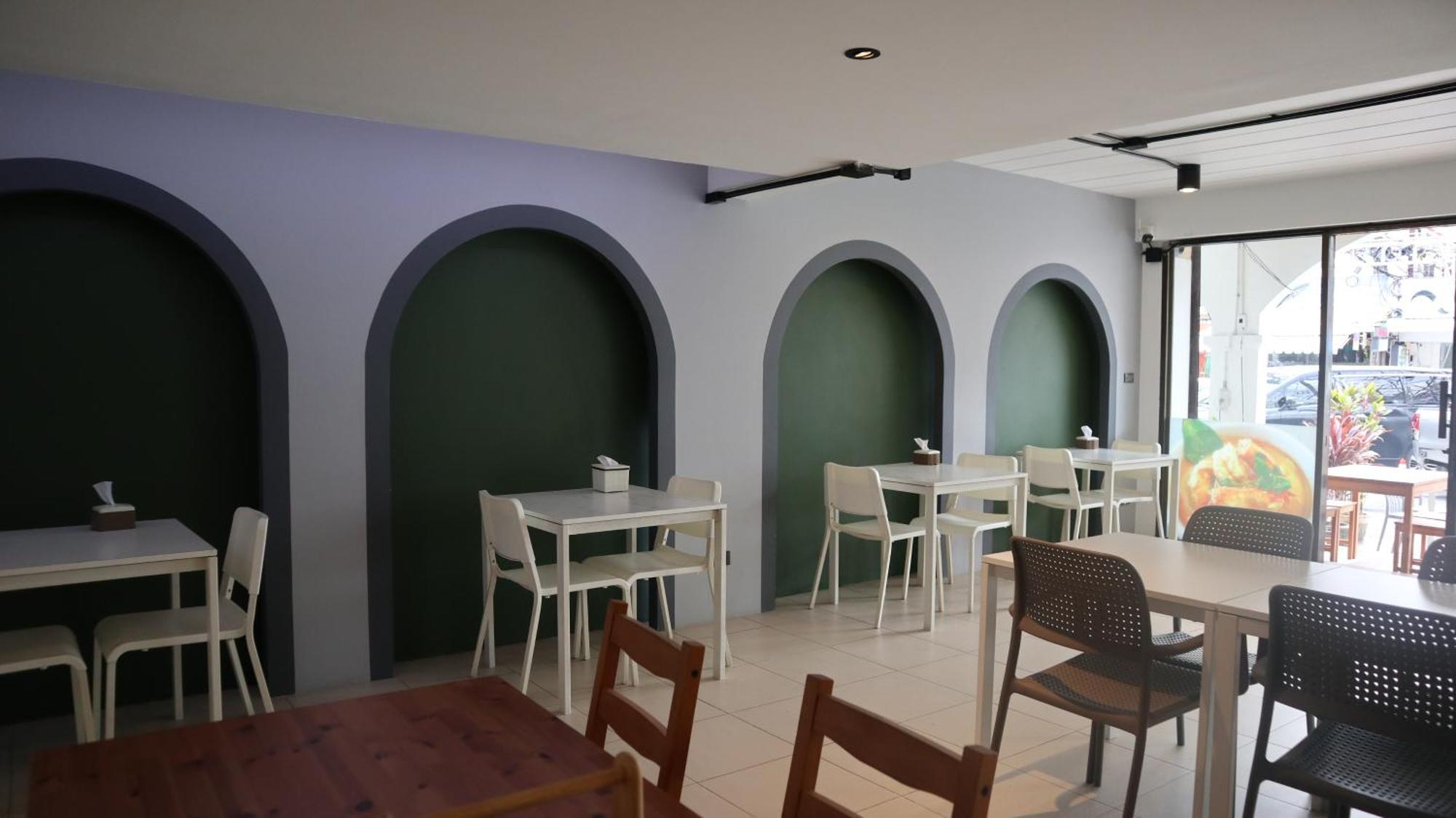 Patong Triple P Hotel Bagian luar foto